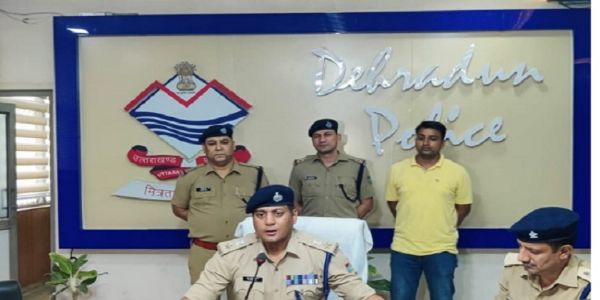 पत्नी ने प्रेमी के साथ मिलकर की पति की हत्या, दोनों गिरफ्तार