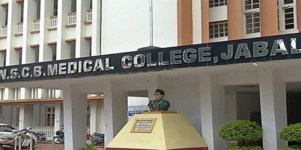 जबलपुर : युवक पर जानलेवा हमला, डॉक्टर पर गुंडे भेजने और धमकी देने का आरोप