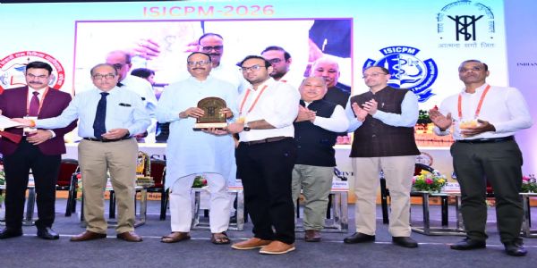 गंभीर मरीजों के लिए आधुनिक चिकित्सा, अनुसंधान आवश्यकः ब्रजेश पाठक