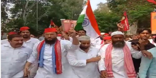 बिजनौर में सपा के पैदल मार्च में बोट बचाओ- देश बचाओ के गूंजे नारे, सांसद रुचि वीरा के नेतृत्व में हुआ प्रदर्शन