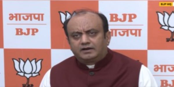 कैप्टन स्मित मच्छर को लेकर गांधी परिवार की चुप्पी पर भाजपा ने उठाए सवाल