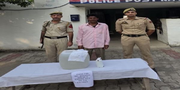 अवैध देसी शराब के साथ एक गिरफ्तार