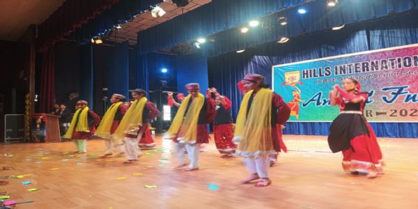 चंद्रयान-3 से लोक संस्कृति तक, नौनिहालों ने बिखेरे प्रतिभा के रंग