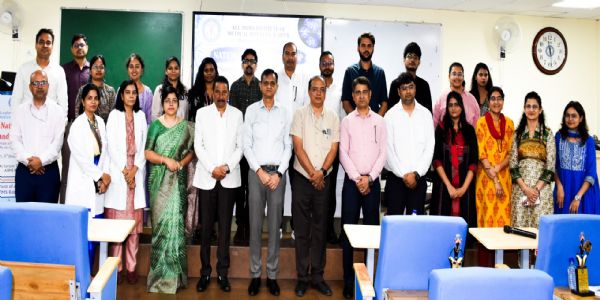 कार्यशाला में आये देश के विभिन्न हिस्सों से आए चिकित्सकों, विशेषज्ञों, विद्यार्थियों और प्रयोगशाला पेशेवर कार्यशाला में आये देश के विभिन्न हिस्सों से आए चिकित्सकों, विशेषज्ञों, विद्यार्थियों और प्रयोगशाला पेशेवर