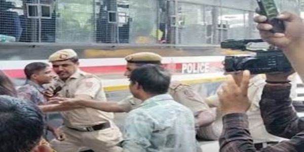 जंतप मंतर पर प्रदर्शन की फोटो जंतप मंतर पर प्रदर्शन की फोटो
