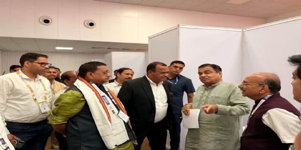 गुजरात के चिंतन शिविर में शामिल हुए बिहार के पथ निर्माण मंत्री ई. शैलेंद्र, केंद्रीय मंत्री नितिन गडकरी से बिहार की सड़कों व पुलों पर की सार्थक चर्चा