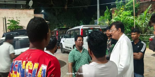 रानी फॉल से लौटे 18 बच्चों की तबीयत बिगड़ी, देर रात सीएचसी पहुंचे दोनों विधायक