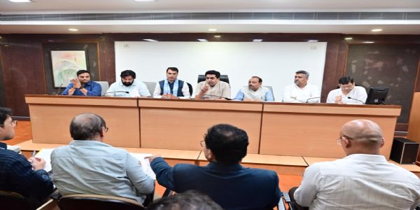 छठ पूजा की तैयारियों को लेकर समिति की बैठक, मंत्री कपिल मिश्रा ने की व्यवस्थाओं की समीक्षा