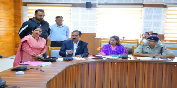 शिकायतें 22, समाधान के लिए फिर मौके पर जांच के निर्देश