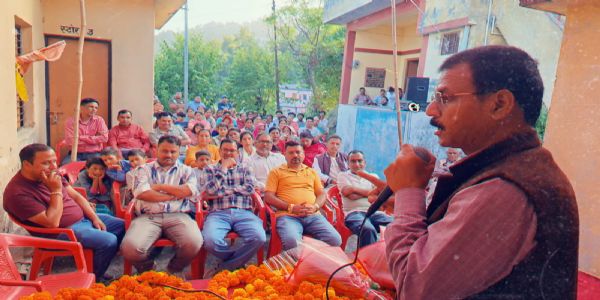 क्षेत्र व जातिवाद से ऊपर उठकर विकास के नाम पर दें वोटः धनाई