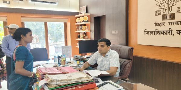 डीएम के जनता दरबार में पहुंचे 48 फरियादी, त्वरित समाधान के मिले सख्त निर्देश