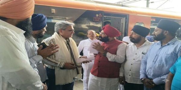 जलियांवाला बाग एक्सप्रेस रद्द करने के फैसले पर विरोध