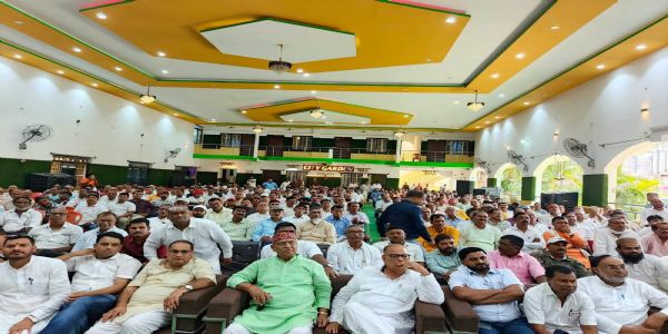 एनडीए समर्थित जदयू उम्मीदवार के नामांकन सभा में उपमुख्यमंत्री सहित कई मंत्री पहुंचे छपरा