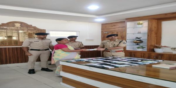 ऑपरेशन मुस्कान के तहत 59 मोबाइल उनके वास्तविक मालिकों को सौंपे