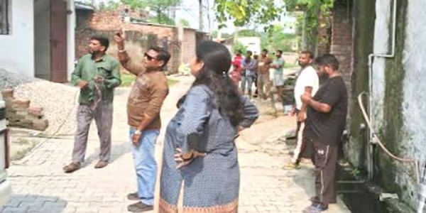 बकायेदारों के कनेक्शन काटे, मीटर जांच से मचा हड़कंप