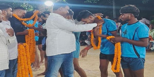 मीरजापुर : रोमांचक फाइनल मुकाबले में उत्तराखंड ने सिकरी को 29-12 से दी शिकस्त
