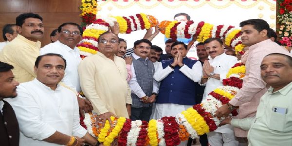 सड़कों के शानदार नेटवर्क के कारण कस्बों-नगरों से राजधानी तक पहुंचना हुआ सुगम: मुख्यमंत्री डॉ. यादव