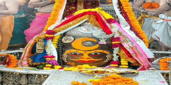 उज्जैन: महाकाल के जटाधारी स्वरूप में दर्शन, भस्म अर्पित कर हुआ राजा श्रृंगार, शेषनाग मुकुट-मुंडमाला से सजे बाबा
