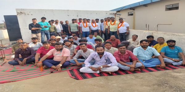 अश्लील गीत गाने वाले गायक पर प्राथमिकी दर्ज कराएगा नाई समाज