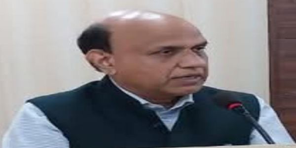 कुलसचिव राकेश कुमार