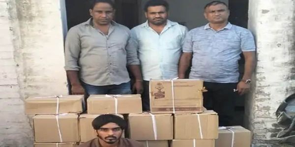 नारनाैल: बोलेरो से 36 पेटी अवैध शराब बरामद