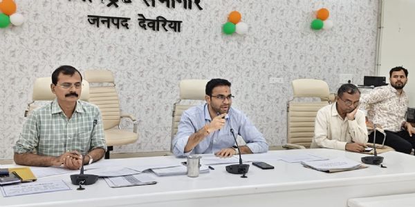 निर्माण कार्यों में गुणवत्ता से समझौता नहीं, समयसीमा में पूरी हों परियोजनाएं : जिलाधिकारी