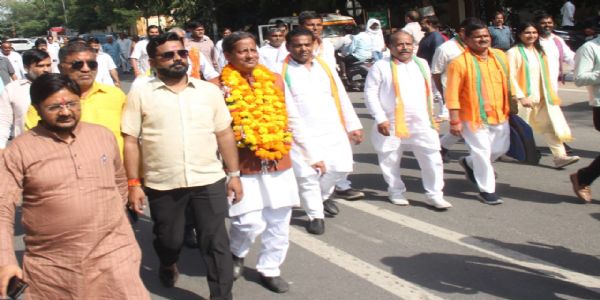 स्नातक एमएलसी चुनाव: सात मंत्रियों संग भाजपा प्रत्याशी अशोक राठौर की नामांकन जनसभा में शक्ति प्रदर्शन