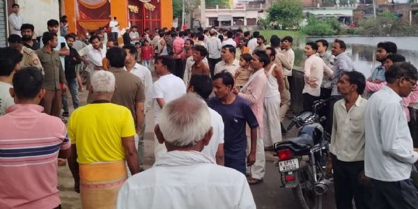 बाथरूम में सुसाइड नोट छोड़ युवक ने तालाब में लगाई छलांग