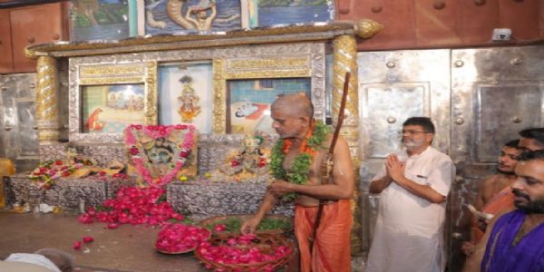 श्रीकृष्ण जन्मभूमि से हटे अवैध कब्जा, मूल गर्भगृह में विराजेंगे कन्हैया: स्वामी विश्वप्रसन्न तीर्थ