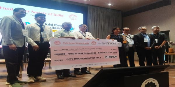नेशनल फ्लूड पावर क्विज में आईआईटी (आइएसएम) की टीम बनी विजेता
