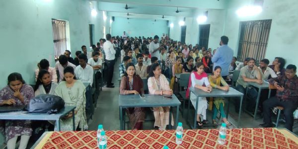 कमला नेहरू महाविद्यालय, कोरबा में छात्र-छात्राओं के लिए कॅरियर गाइडेंस की कार्यशाला आयोजित