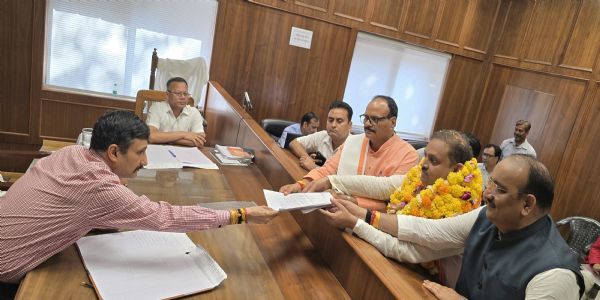 एमएलसी चुनाव : लखनऊ खंड स्नातक और शिक्षक निर्वाचन क्षेत्र के लिए भाजपा प्रत्याशियों ने दाखिल किया नामांकन