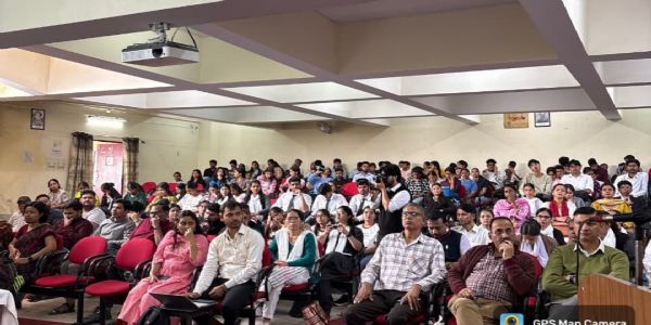 तनाव प्रबंधन और मानसिक स्वास्थ्य को लेकर छात्र-छात्राओं को किया जागरूक