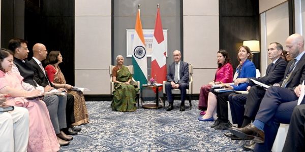 स्विट्जरलैंड के राष्ट्रपति से मिलीं सीतारमण, द्विपक्षीय निवेश संधि पर हुई चर्चा