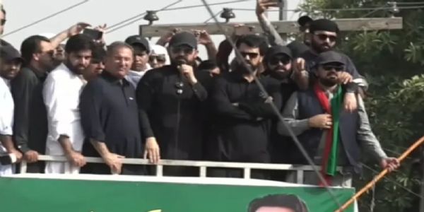 खैबर पख्तूनख्वा के मुख्यमंत्री सोहेल अफरीदी पांच अक्टूबर को करक में पीटीआई समर्थकों को संबोधित करते। स्क्रीनग्रैब - डान खैबर पख्तूनख्वा के मुख्यमंत्री सोहेल अफरीदी पांच अक्टूबर को करक में पीटीआई समर्थकों को संबोधित करते। स्क्रीनग्रैब - डान
