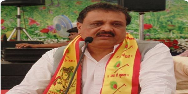 अमरेली के पूर्व सांसद वीरजी ठुम्मर की फाइल फोटो अमरेली के पूर्व सांसद वीरजी ठुम्मर की फाइल फोटो