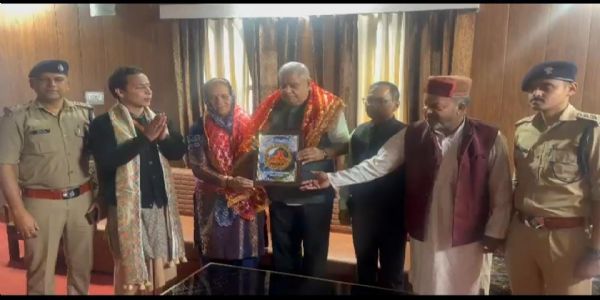 पूर्व उपराष्ट्रपति जगदीप धनखड़ ने यमुनोत्री में की पूजा
