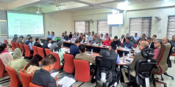 पुराने लंबित मामलों की जांच में तेजी लाएं अधिकारी-शक्ति पाठक