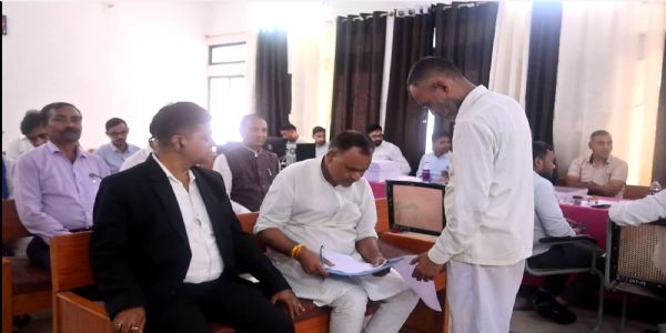 सारण शिक्षक निर्वाचन में नामांकन पत्रों की संवीक्षा में 19 पर्चे सही पाए गए