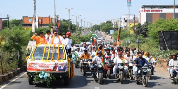 राजगढ़ः प्रधानमंत्री मोदी के 25 साल के सार्वजनिक जीवन पर ब्यावरा में निकली बाइक रैली, हजारों कार्यकर्ता हुए शामिल