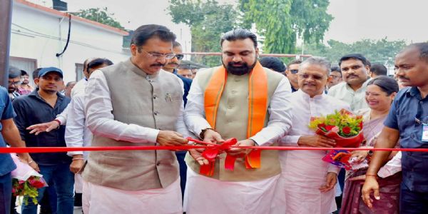 प्रधानमंत्री नरेंद्र मोदी के जीवन की यात्रा पर भाजपा प्रदेश कार्यालय में प्रदर्शनी का आयोजन