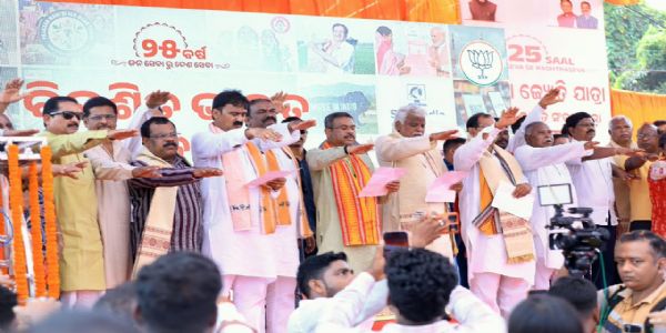 अनुगोल में ‘सेवा ज्योति यात्रा’ में शामिल हुए धर्मेंद्र प्रधान, कहा- ‘वी विल डू इट’ के आत्मविश्वास मंत्र के साथ बढ़ें आगे