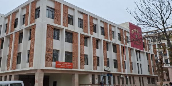 एनसीसीएफ विवाद: एनपीयू ने दो पूर्व परीक्षा नियंत्रकों से मांगा जवाब