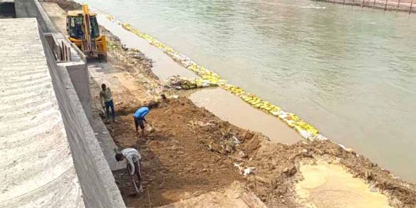 अर्द्धकुंभ की तैयारियों में नहर का पानी बना मुसीबत, घाटों तक पहुंचा जल