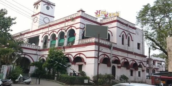 वार्डों में दवा पहुंची, लेकिन छिड़काव अब भी सवालों के घेरे में