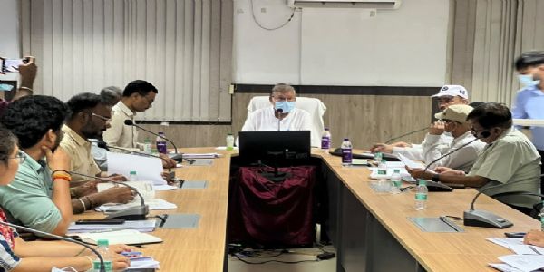 उपभोक्ताओं को निर्बाध विद्युत आपूर्ति और सरल, सुगम विद्युत सेवाएं उपलब्ध कराएं : ऊर्जा मंत्री तोमर