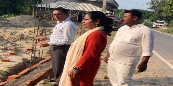 डीडीसी ने कदमहा पंचायत में विकास योजनाओं का लिया जायजा