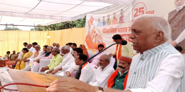 देवरिया : सेवा ज्योति यात्राओं के साथ देवरिया में आयोजित हुई विकसित भारत संकल्प सभा