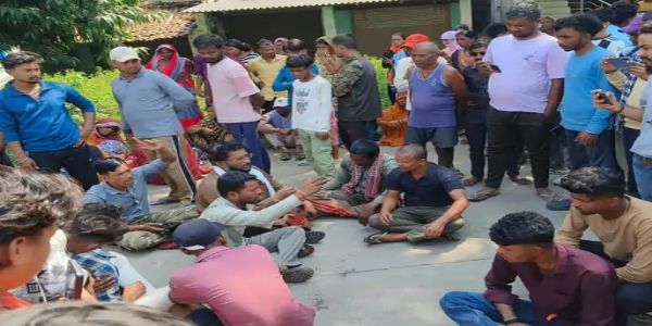 अनूपपुर: स्कूल जा रहे छात्र को ट्रक ने कुचला, मौत ग्रामीणों ने शव रखकर एक घंटे किया चक्काजाम, चालक पर प्रकरण दर्ज