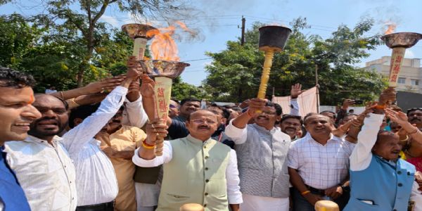 अनूपपुर: सेवा ज्योति कलश यात्रा से गूंजा विकसित भारत का संकल्प